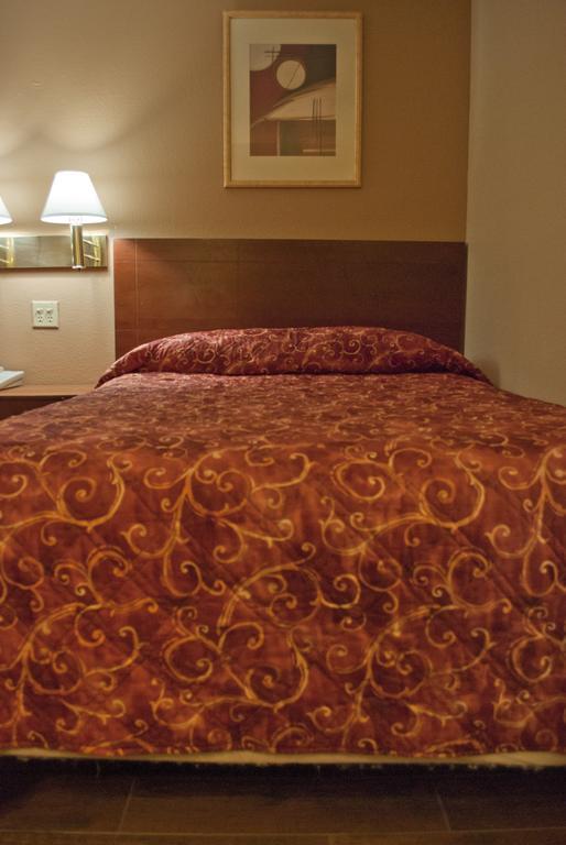 Bama Inn Хантсвилл Экстерьер фото